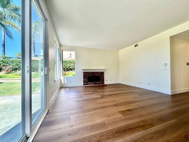 Foto del edificio - 5 Bedroom View Home in lovely Mission Viejo