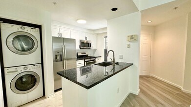 Building Photo - 260 Caldecott Ln