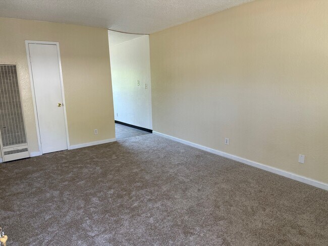 Sala de estar - 6119 Montecito Blvd