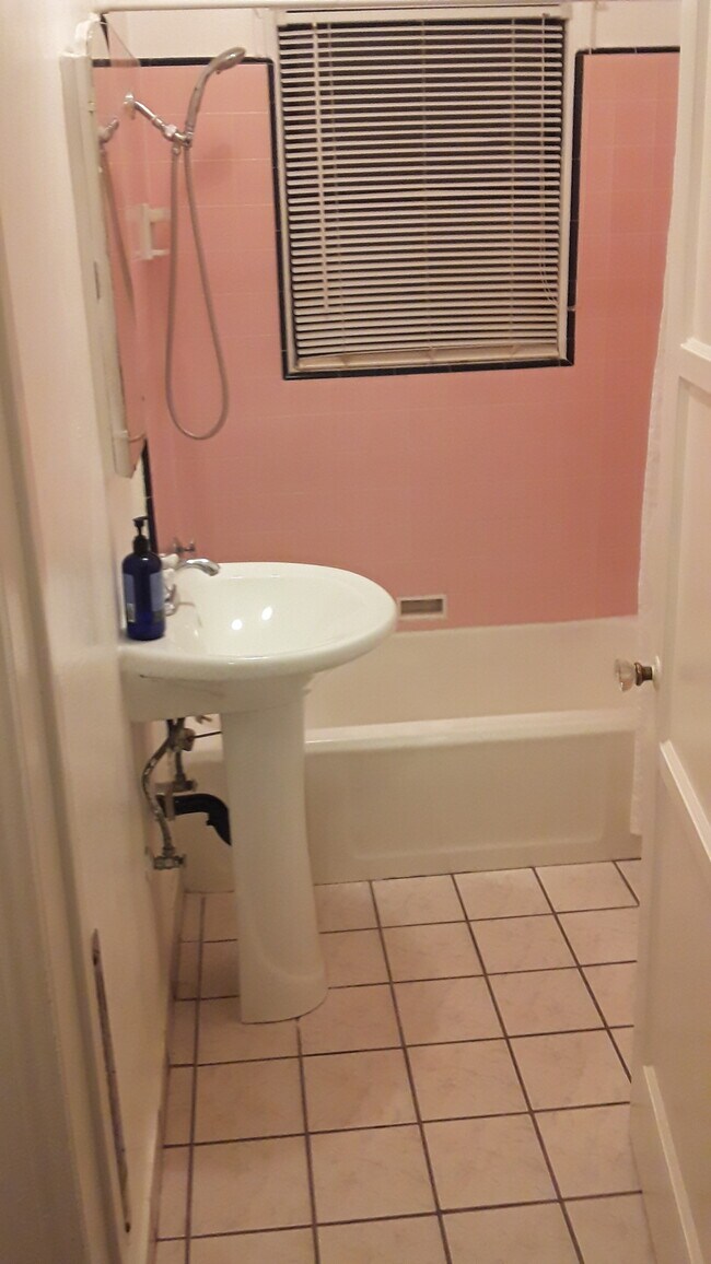 Foto del edificio - 1915 Jackson St