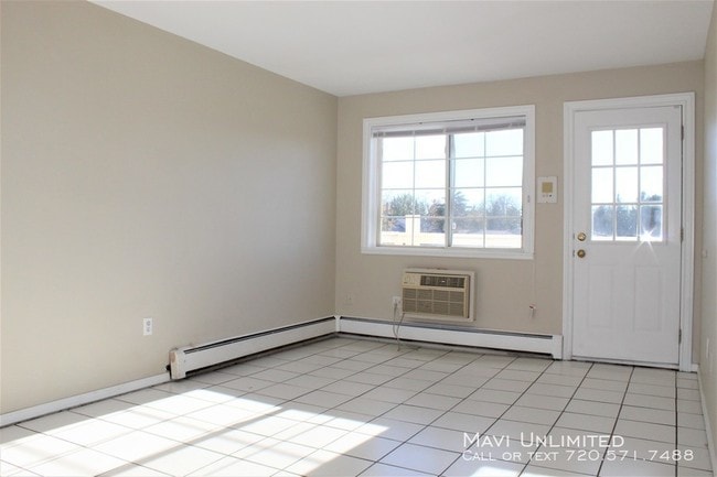 Building Photo - 1064 Chambers Ct