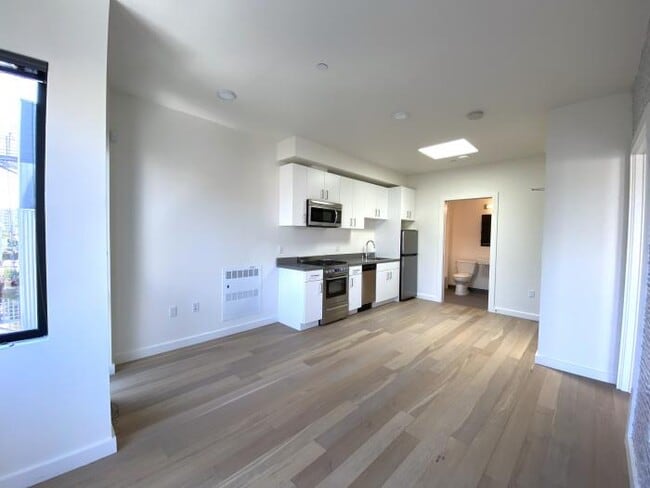 Building Photo - 1 bedroom in San Francisco CA 94103