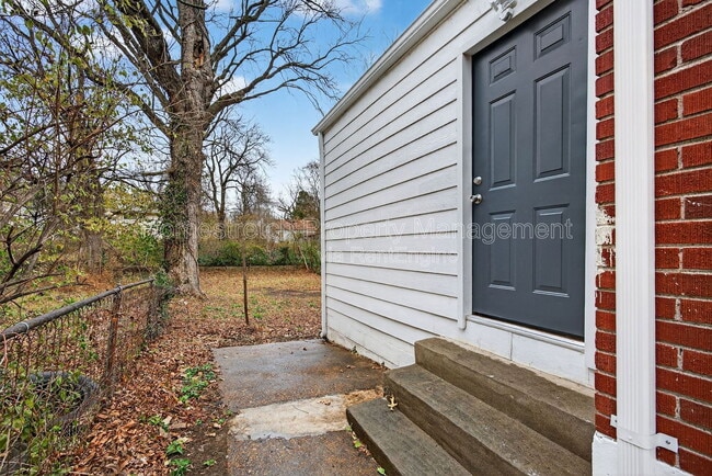 Building Photo - 7137 Garesche Ave