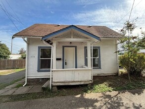 Building Photo - 1353 Commercial St SE