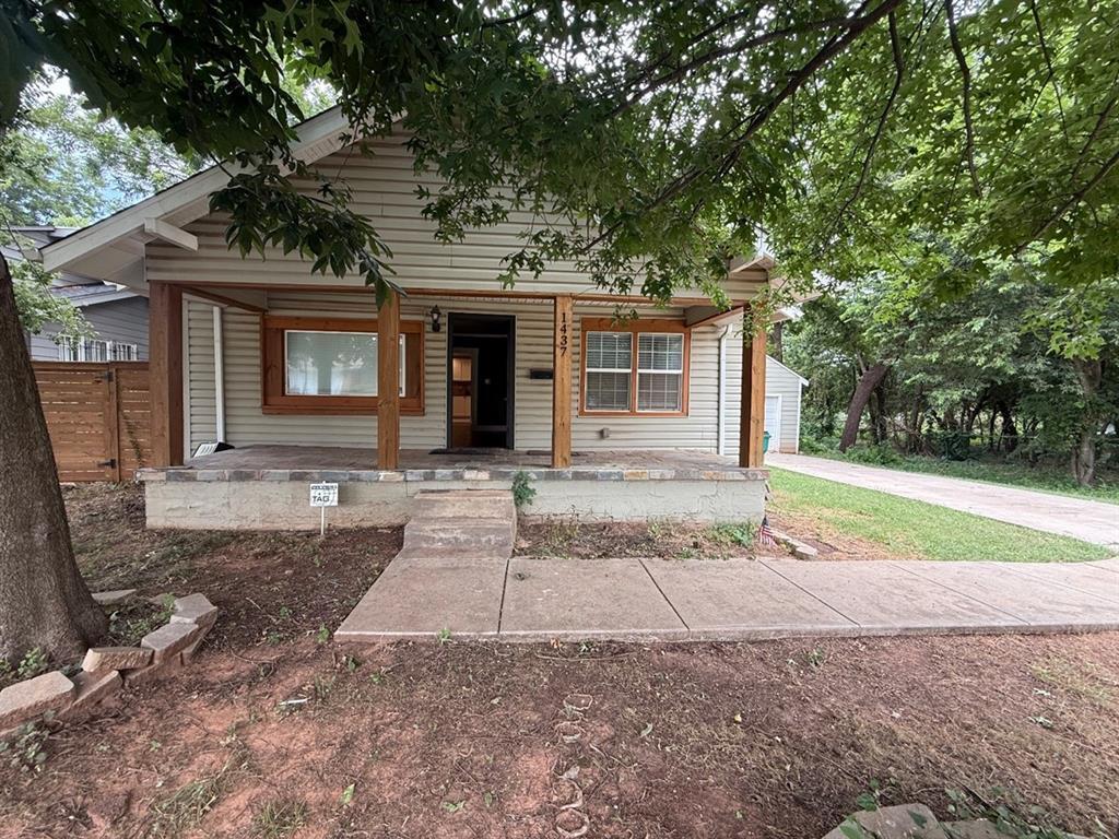 Primary Photo - 1437 NE 33rd St