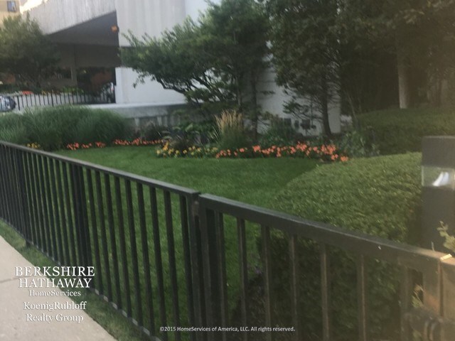 Foto del edificio - 5100 N Marine Dr
