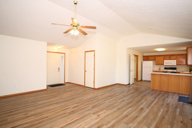 Building Photo - 509 Silverleaf Ln