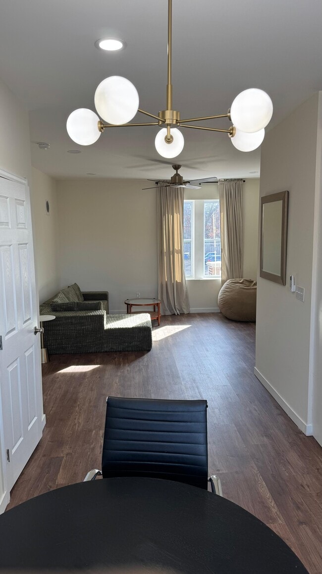6309 Delmar Apartment - Furnished - 6309 Delmar Blvd Apartments