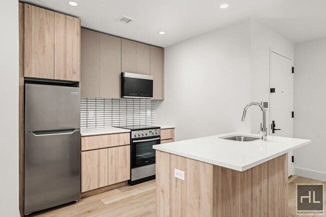 Foto del edificio - BRUCKNER BOULEVARD