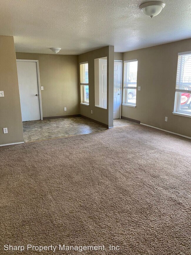 Building Photo - 3 br, 1 bath House - 818 Coweeman Ln