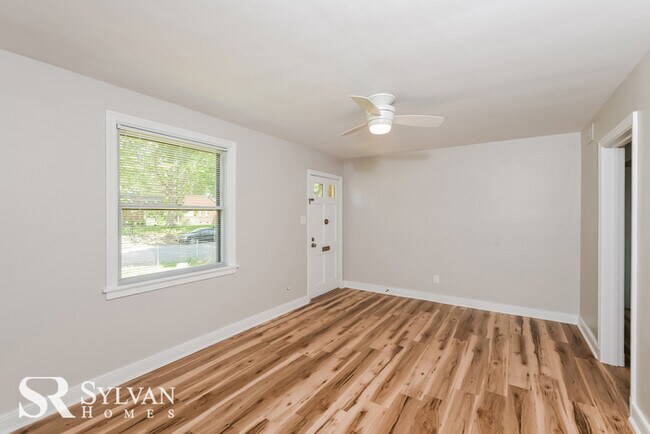 Building Photo - Charming brick home move-in ready