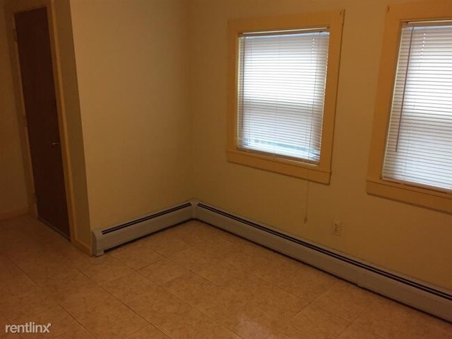 Foto del edificio - 1 br, 1 bath  - 12 Cogswell Ave