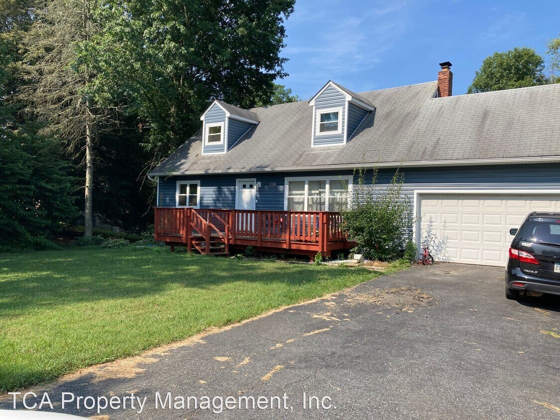 Primary Photo - 4 br, 2 bath House - 1140 Main Street