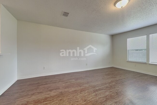Building Photo - 4405 Statesman Ln