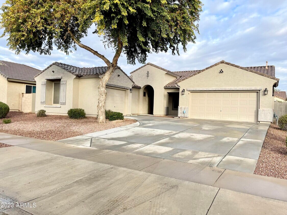 Foto principal - 15154 W Redfield Rd