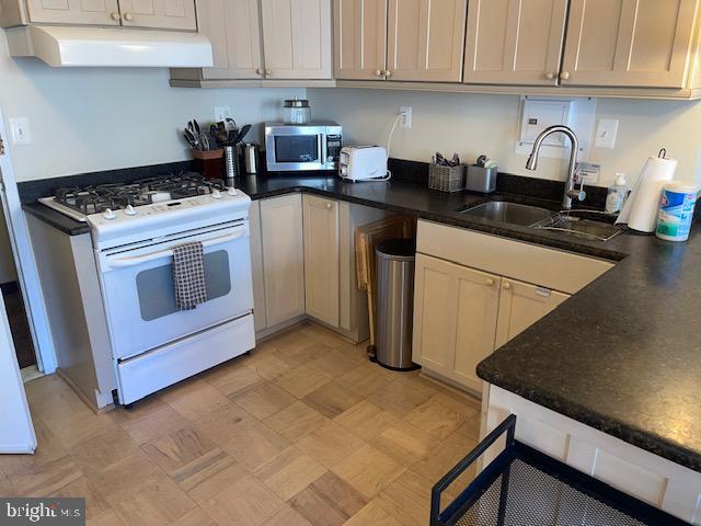 Foto principal - 522 21st St NW
