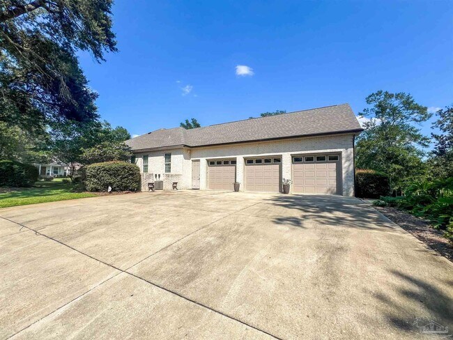 Building Photo - 337 Grand Oaks Blvd