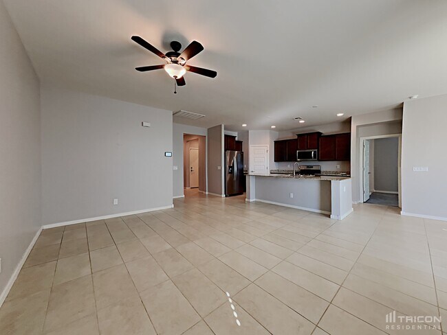 Building Photo - 605 W Cholena Trail