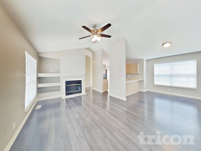 Building Photo - 716 Sweetwater Cir