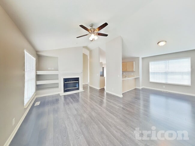 Foto del edificio - 716 Sweetwater Cir