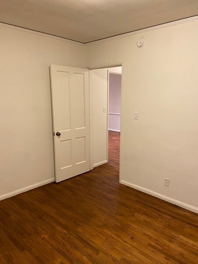 Building Photo - 11960 Moorpark St