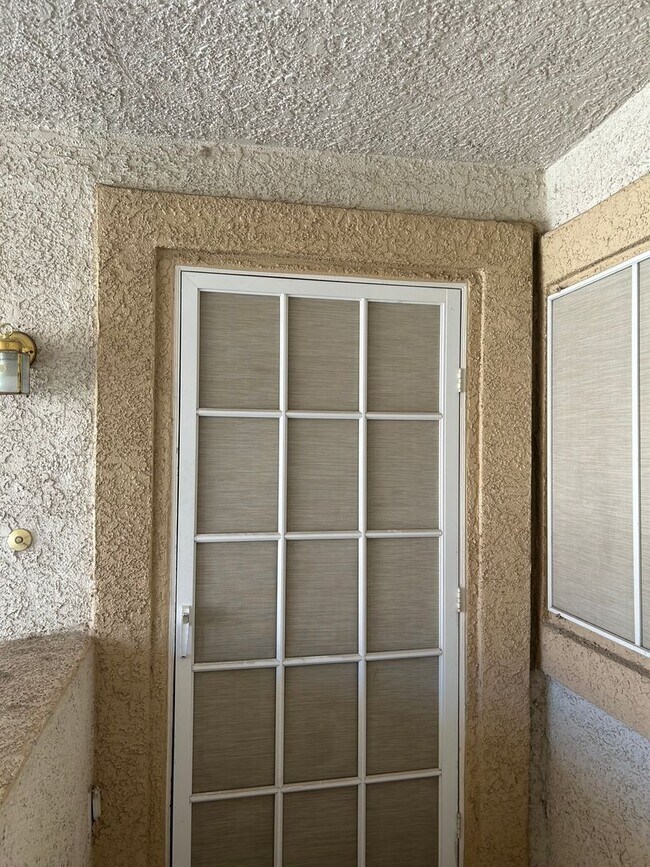 Foto del edificio - 1-Bedroom Condo in Gated Green Valley Community – Henderson
