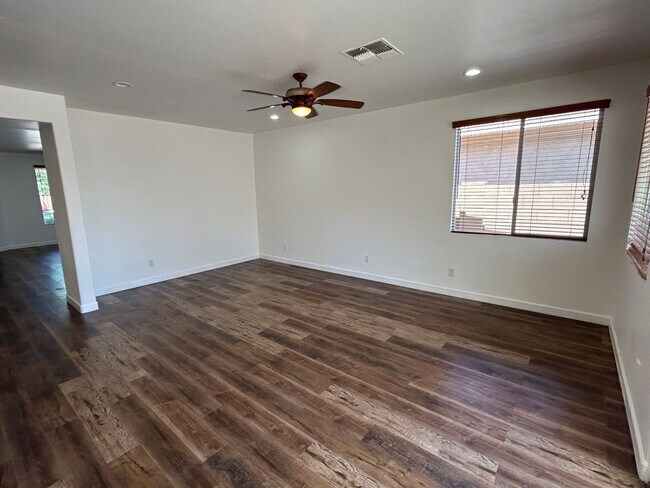 Foto del edificio - 7325 W Ellis St