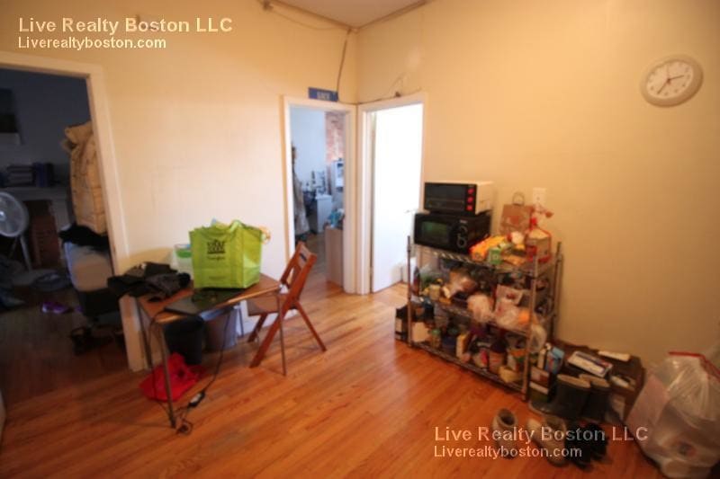 Primary Photo - 319 Huntington Ave