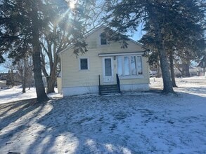 Building Photo - 207 NW Frank Ave