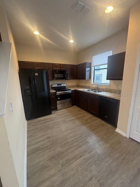 Foto del edificio - 1419 Pacific Rd