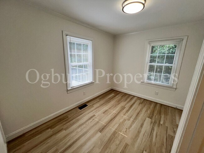 Foto del edificio - 4912 Miller Rd-2BR/1BA-HOUSE!!!!