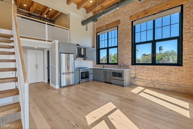 Building Photo - 729 N Sangamon St