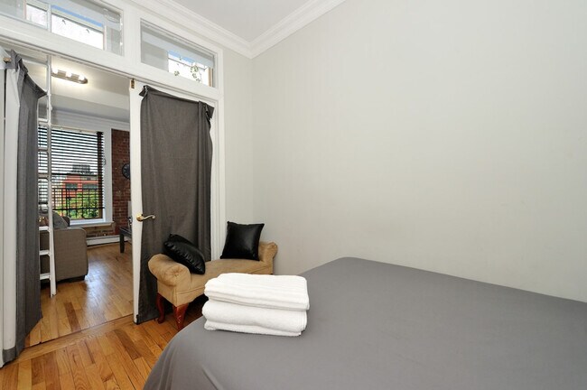 Foto del edificio - 468W W 47th St