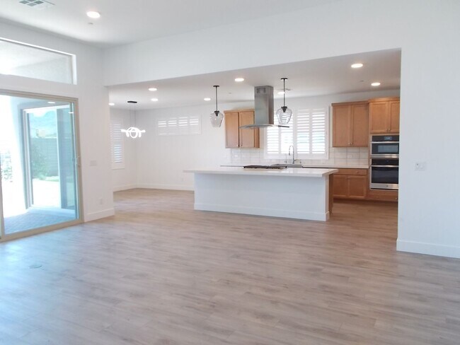 Foto del edificio - Luxury Brand-New Home with Designer Finishes, Courtyard & Bonus Game Room
