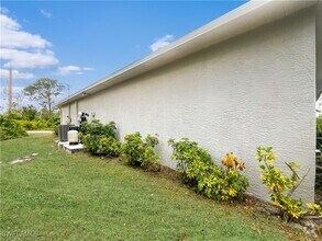 Building Photo - 731 Da Vinci Ave S