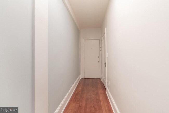 Foto del edificio - 235 Emerson St NW