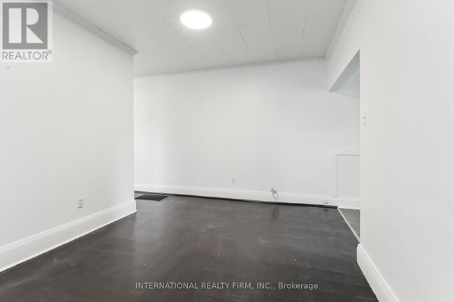 Building Photo - 279 Cedarvale Ave