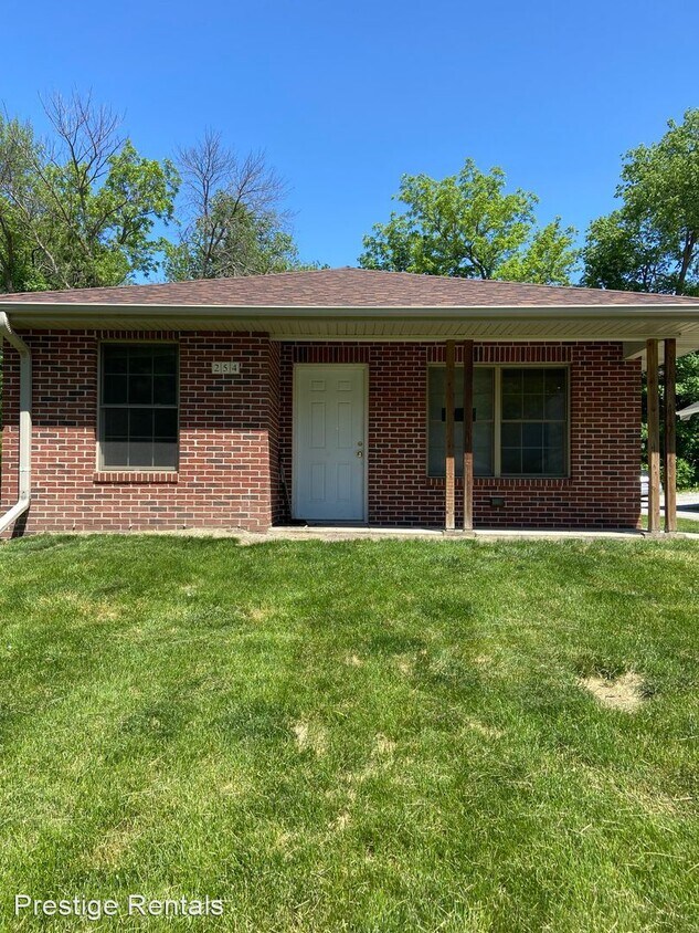 Primary Photo - 3 br, 1 bath House - 254 Campus Ave