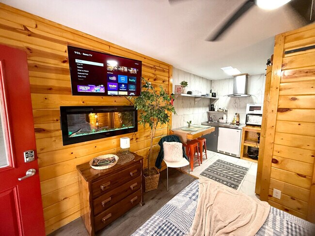 Foto del edificio - 2020 Ridge Rd