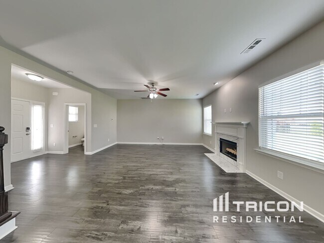 Foto del edificio - 1035 Harper Dean Wy