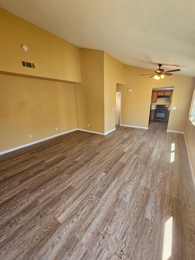 Foto del edificio - 12th St Omid