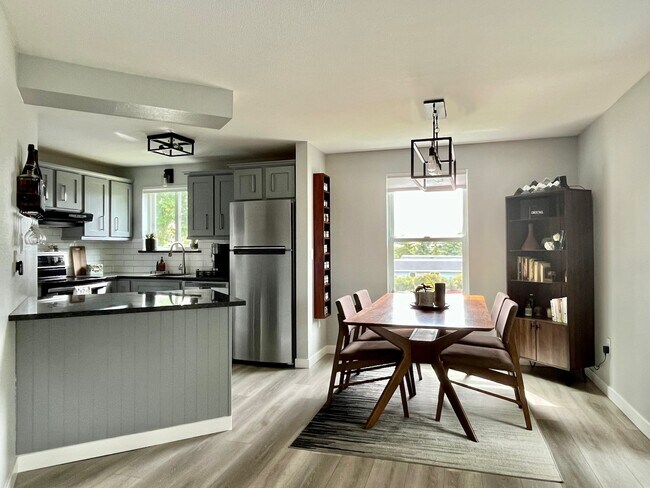 Foto del edificio - 3715 South 182nd Street, Unit A104