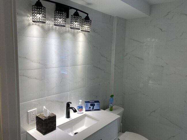 Foto del edificio - 717 Lancaster Ave