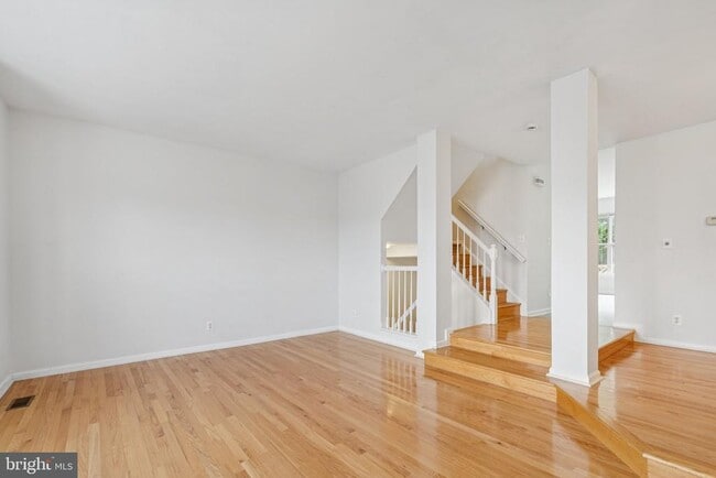 Building Photo - 2921 Mainstone Dr