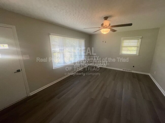 Building Photo - 803 Graylyn Dr