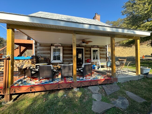 Building Photo - 1608 Laurel Grove Rd