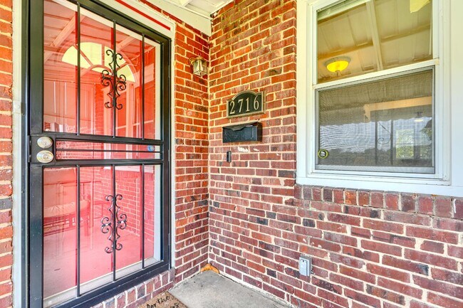 Foto del edificio - 2716 N Longwood St
