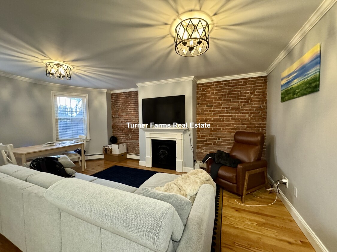 Foto principal - 89 E Brookline St