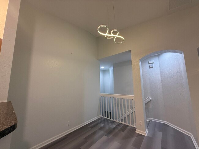 Foto del edificio - 3138 Laurel Ridge Cir