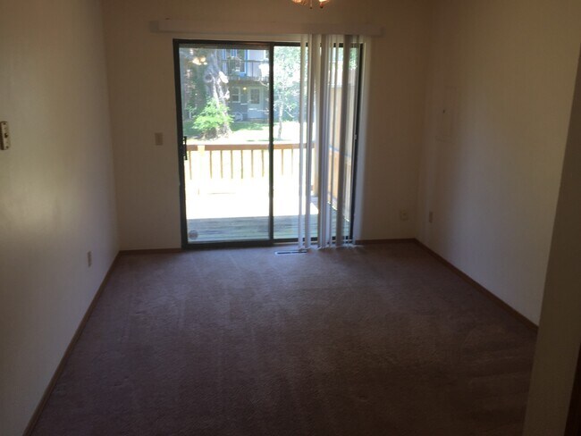Foto del edificio - 2 Bedroom 2 Bathroom duplex in Southwest S...